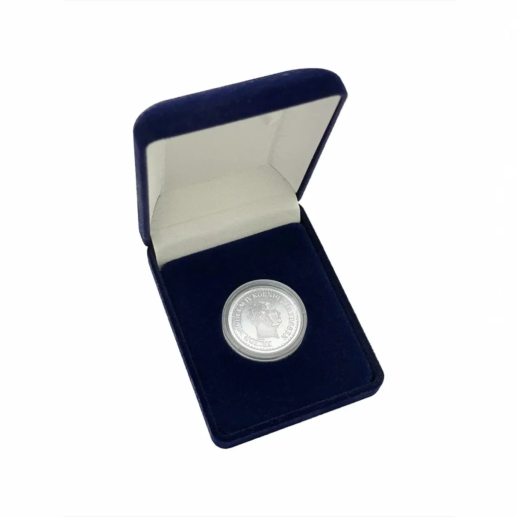 Granatowe etui flokowane na monetę w kapslu 24 mm